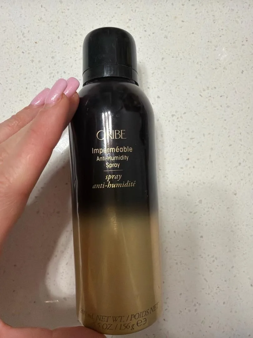 Oribe Imperméable Anti-Humidity haarspray standaard pluishaar