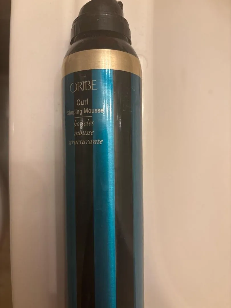 Oribe Curl Shaping haarmousse standaard kruldefinitie