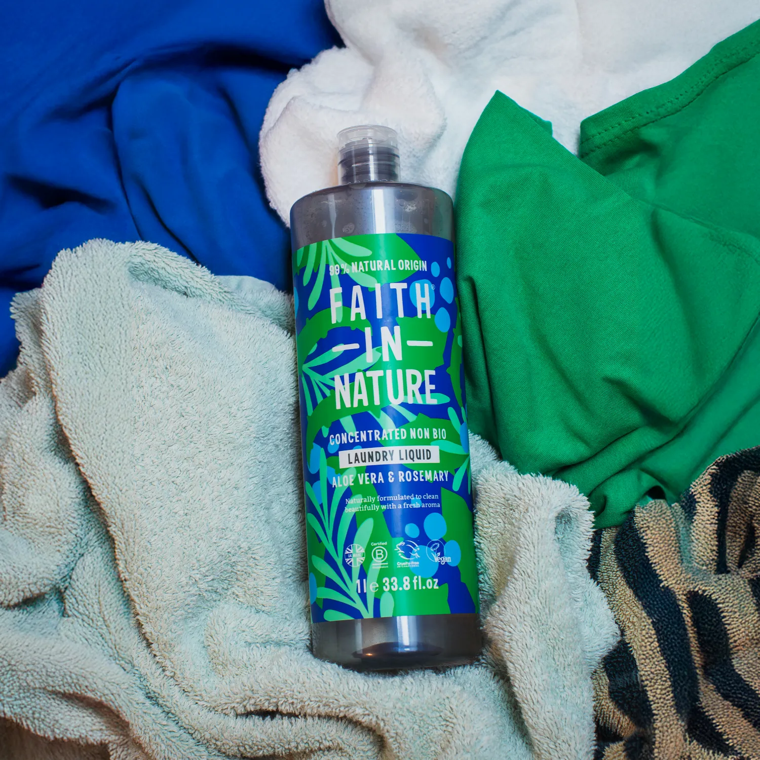 Faith in Nature Aloe Vera & Rosemary wasmiddel 1L zacht