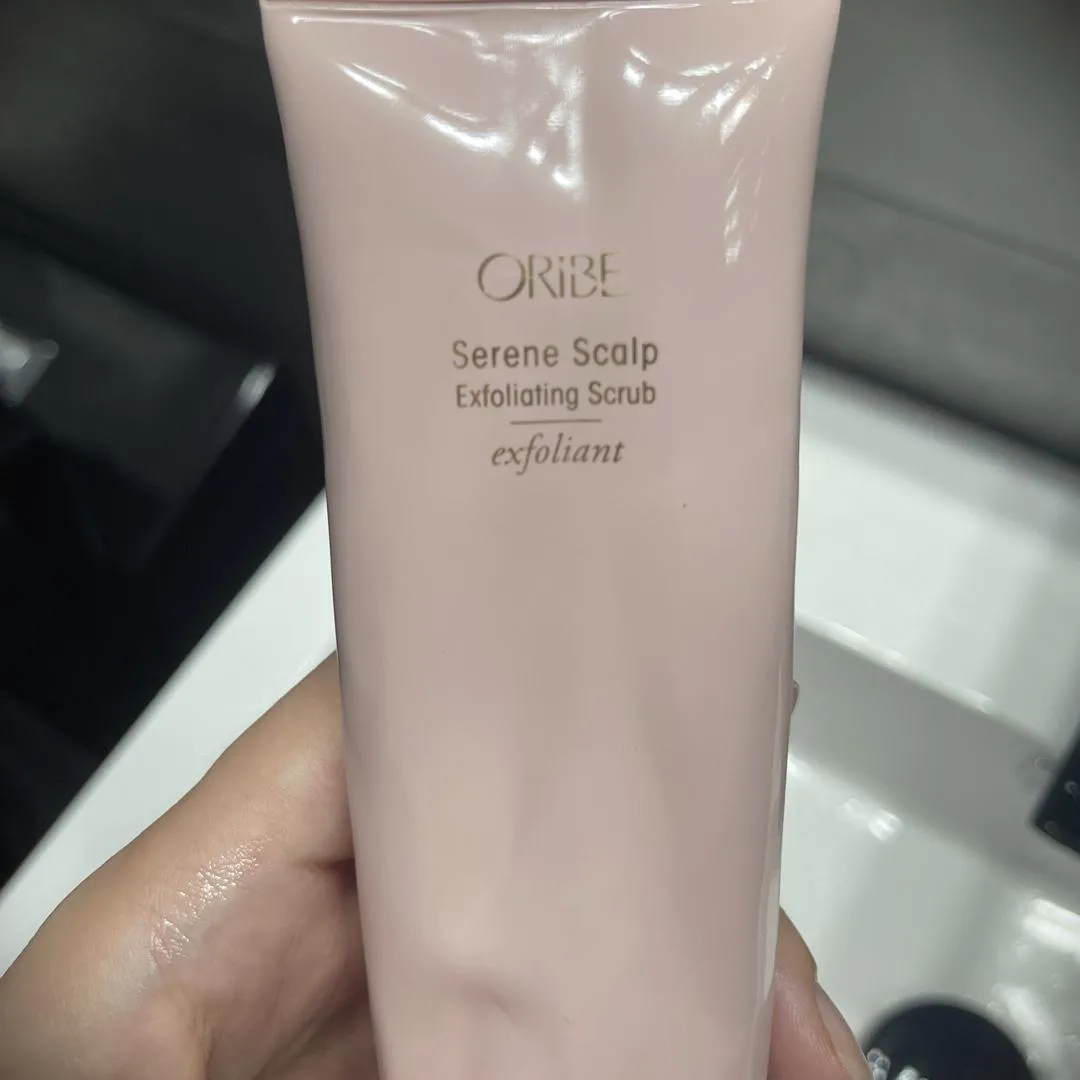 Oribe Serene Scalp Exfoliating Scrub hoofdhuidscrub vette hoofdhuid