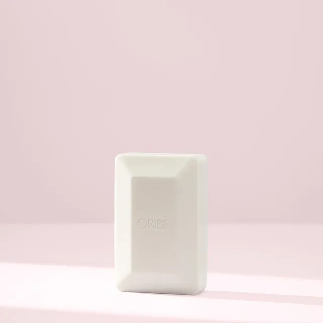 Oribe Valley of Flowers Soap zeep standaard bloemengeur