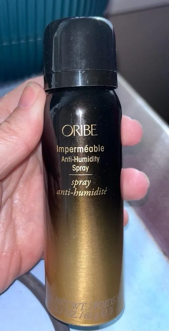 Oribe Imperméable Anti-Humidity haarspray standaard pluishaar