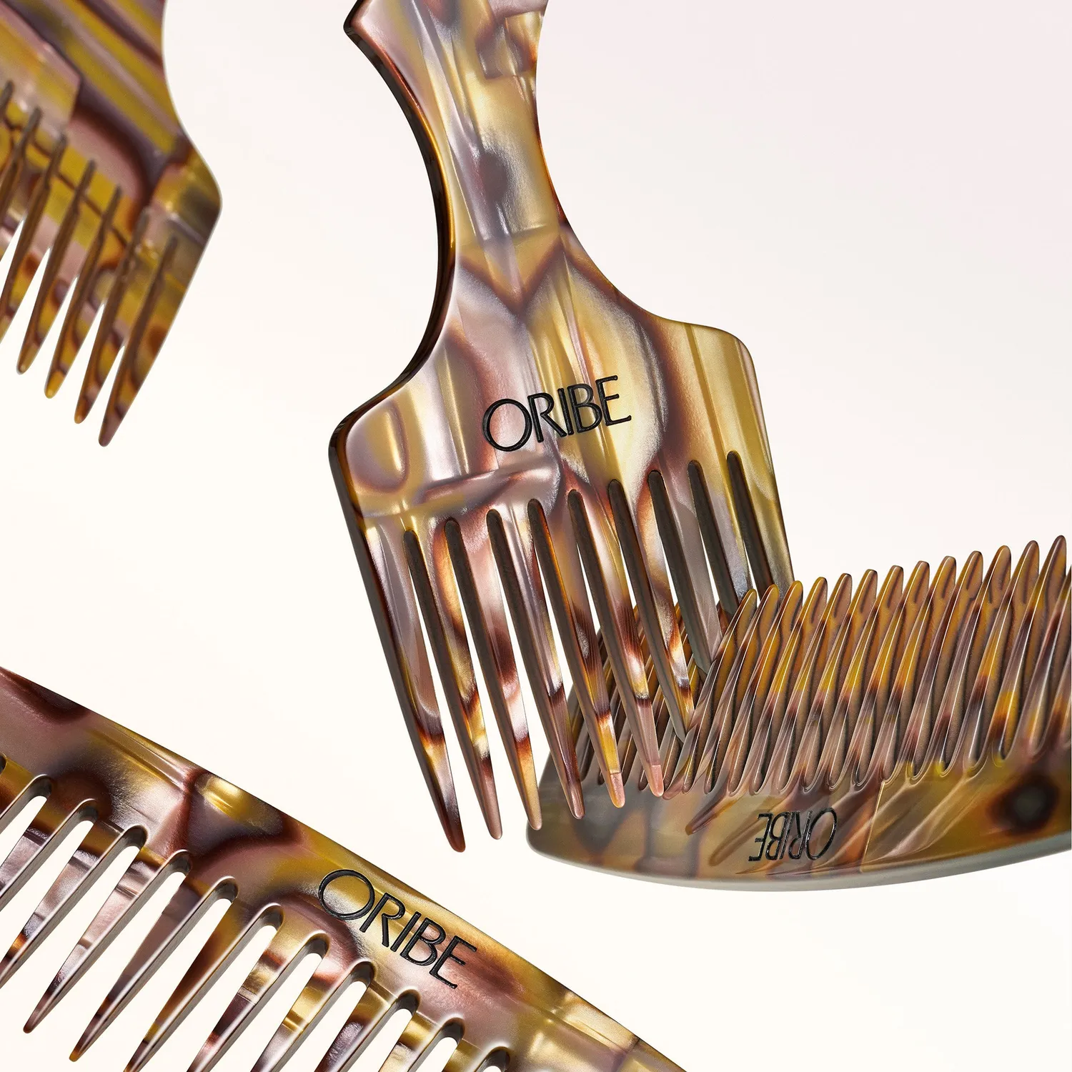 Oribe Italian Resin haarkam standaard volume