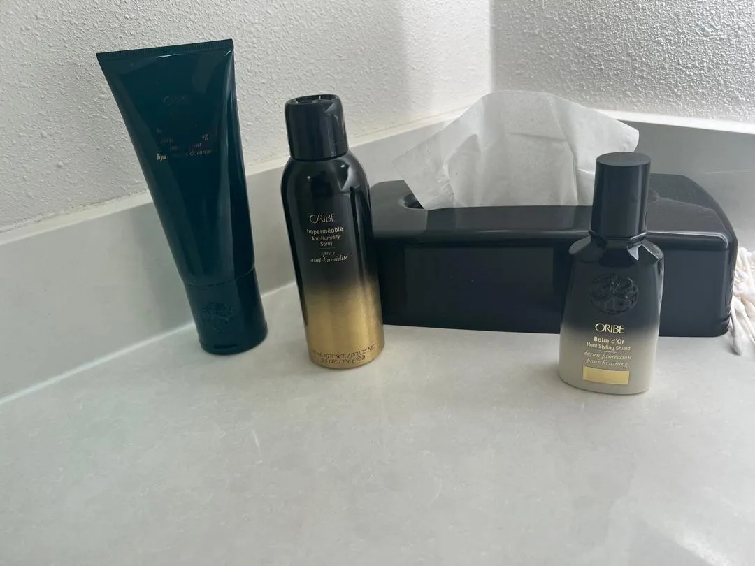 Oribe Imperméable Anti-Humidity haarspray standaard pluishaar