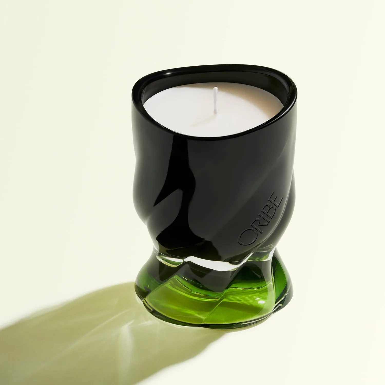 Oribe Desertland Scented Candle geurkaars standaard cederhout