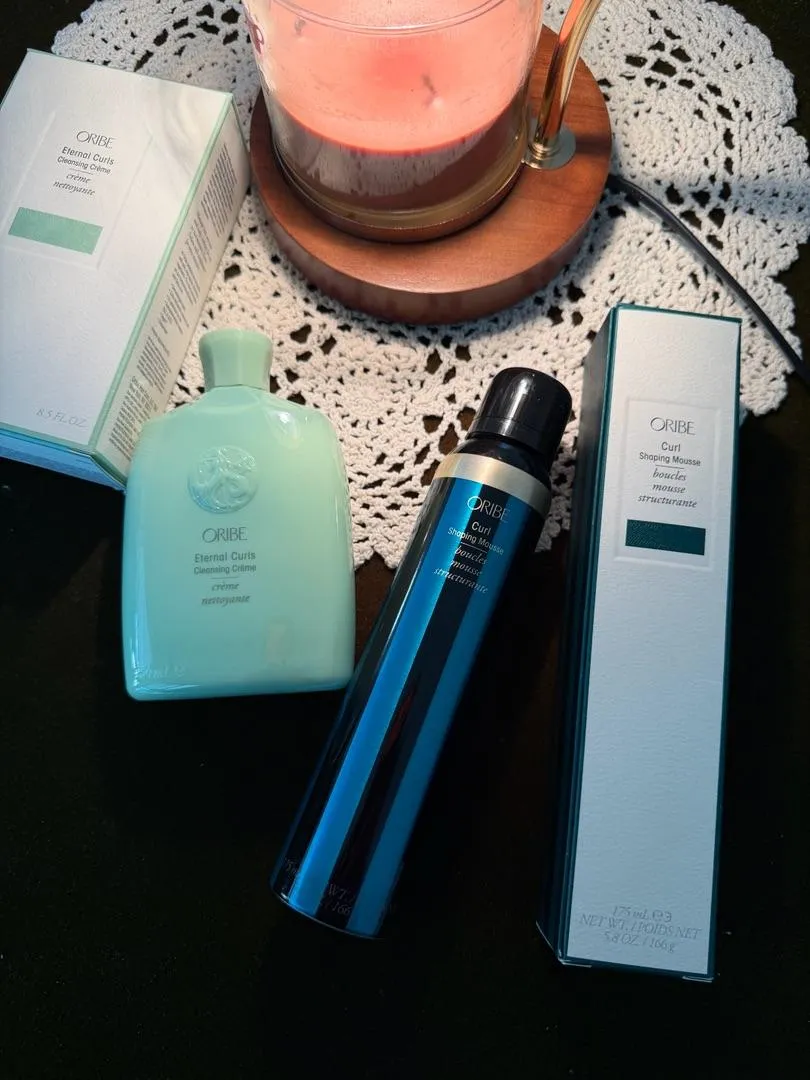 Oribe Curl Shaping haarmousse standaard kruldefinitie
