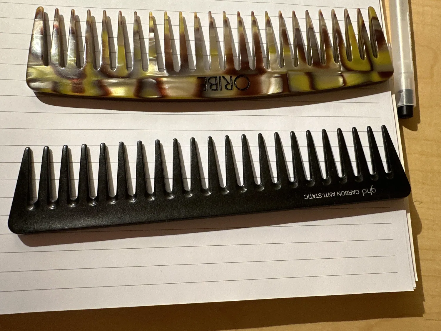 Oribe Italian Resin Wide Tooth Comb kam acetate