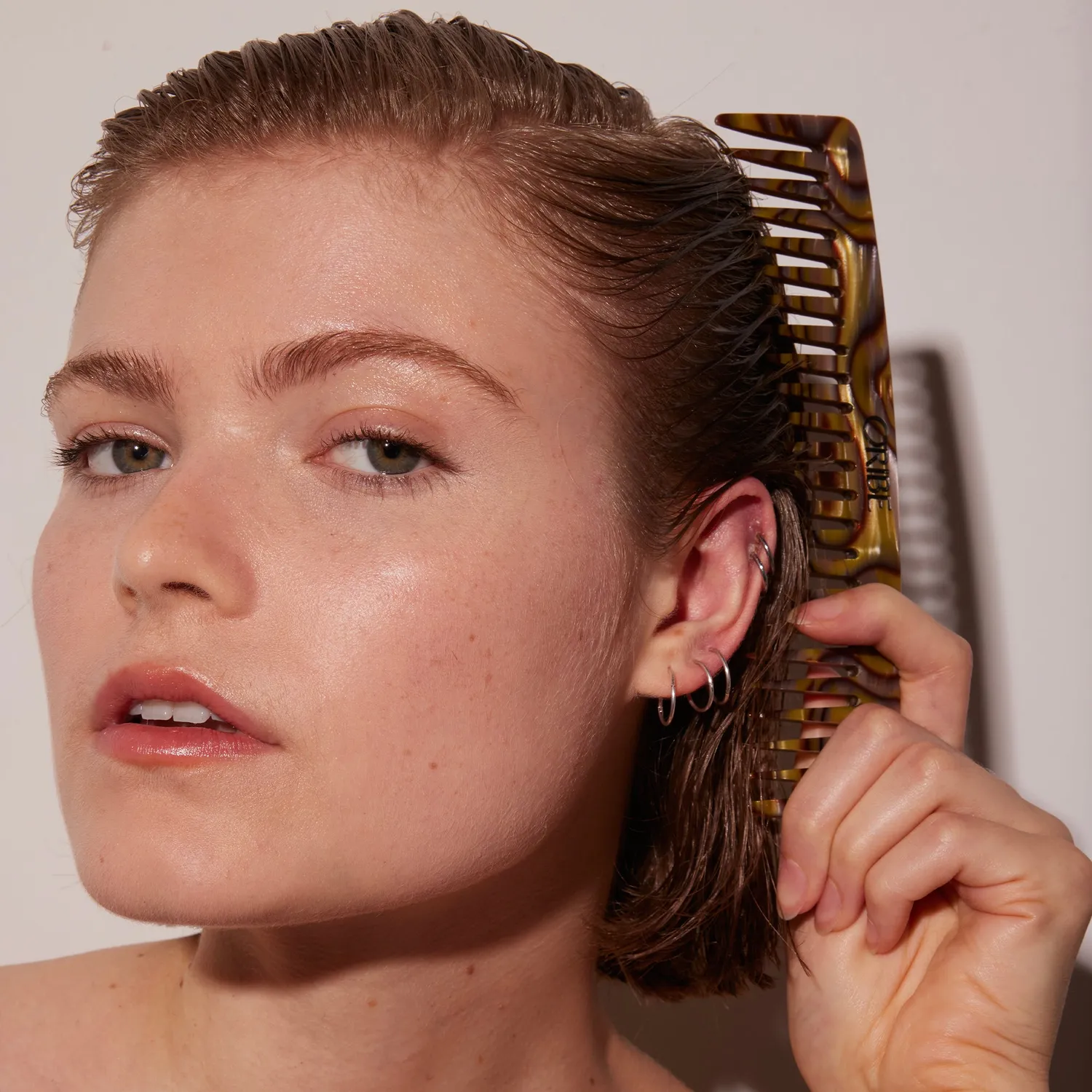 Oribe Italian Resin Wide Tooth Comb kam acetate