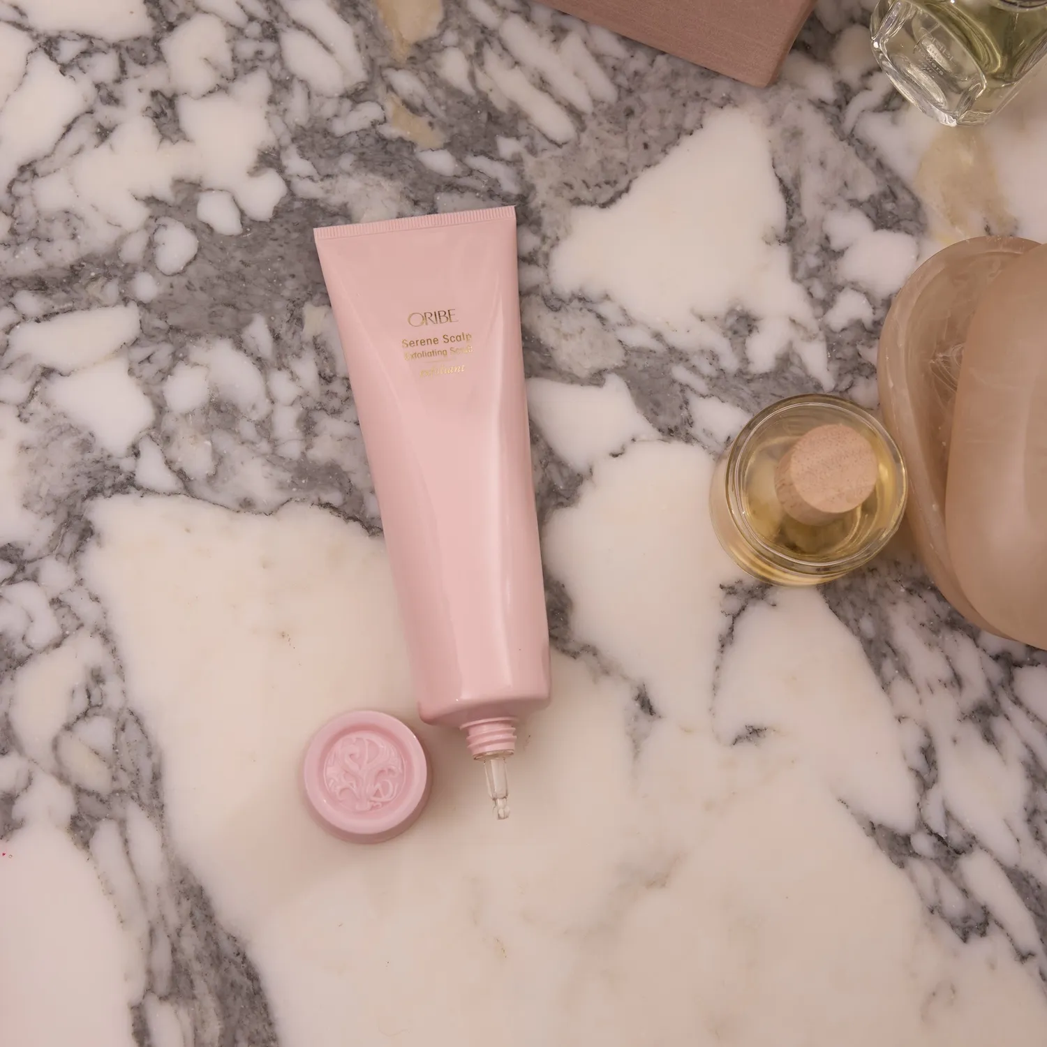 Oribe Serene Scalp Exfoliating Scrub hoofdhuidscrub vette hoofdhuid