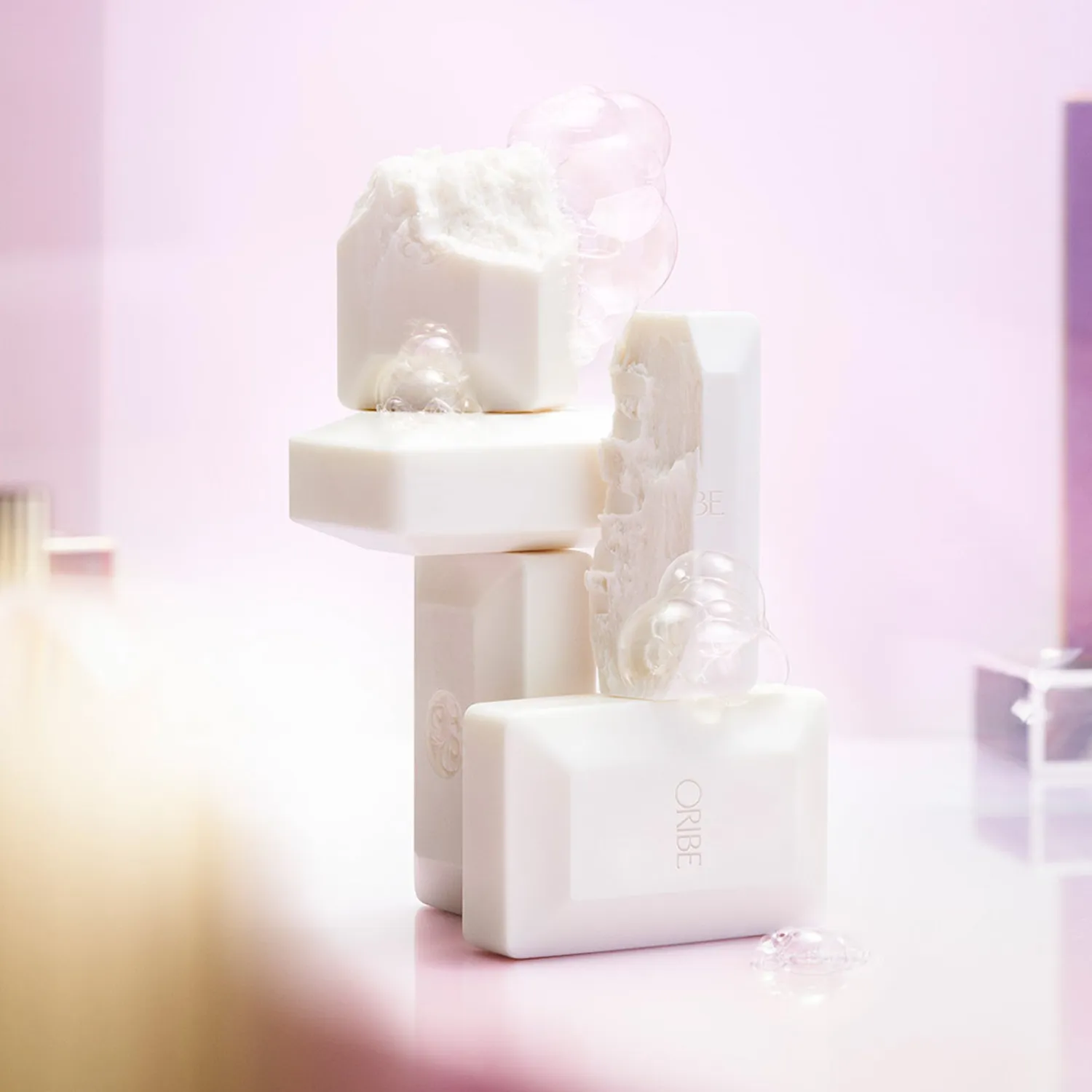 Oribe Valley of Flowers Soap zeep standaard bloemengeur