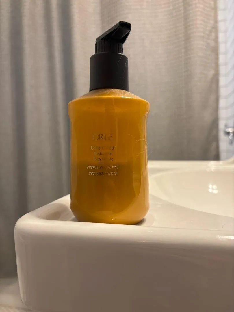 Oribe Côte d’Azur Restorative Body Crème bodycrème hydraterend