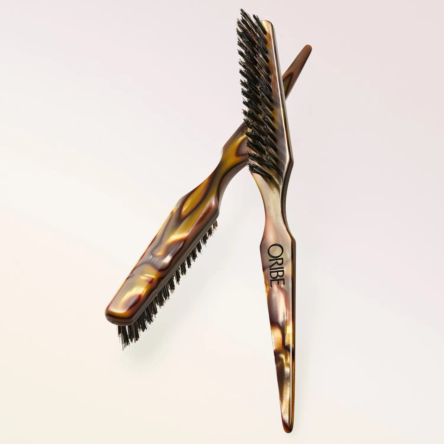 Oribe Italian Resin Teasing Brush haarborstel volume