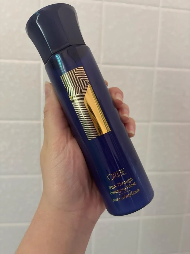Oribe Run-Through primer standaard ontwarrend