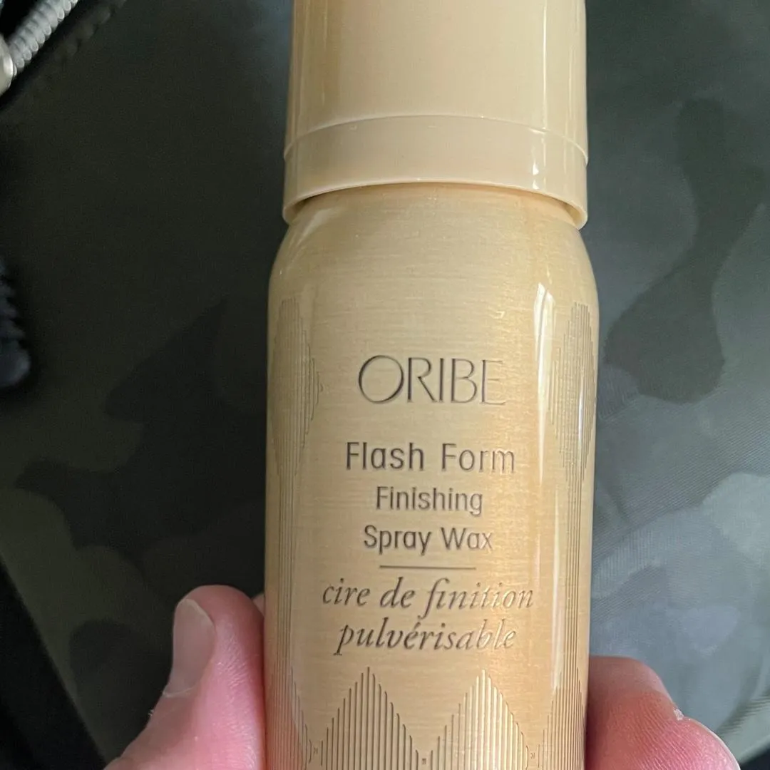 Oribe Flash Form Finishing Spray Wax waxspray standaard
